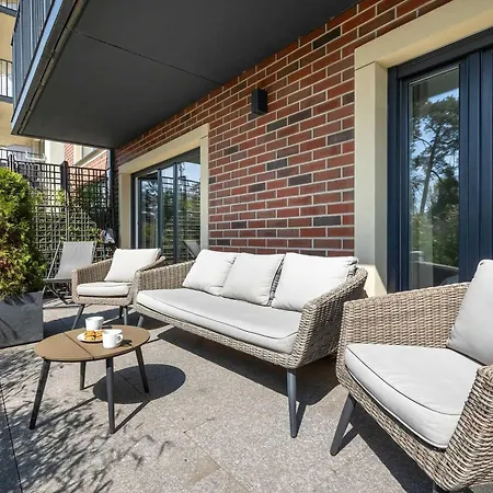 Spacious With Parking In By Renters 아파트